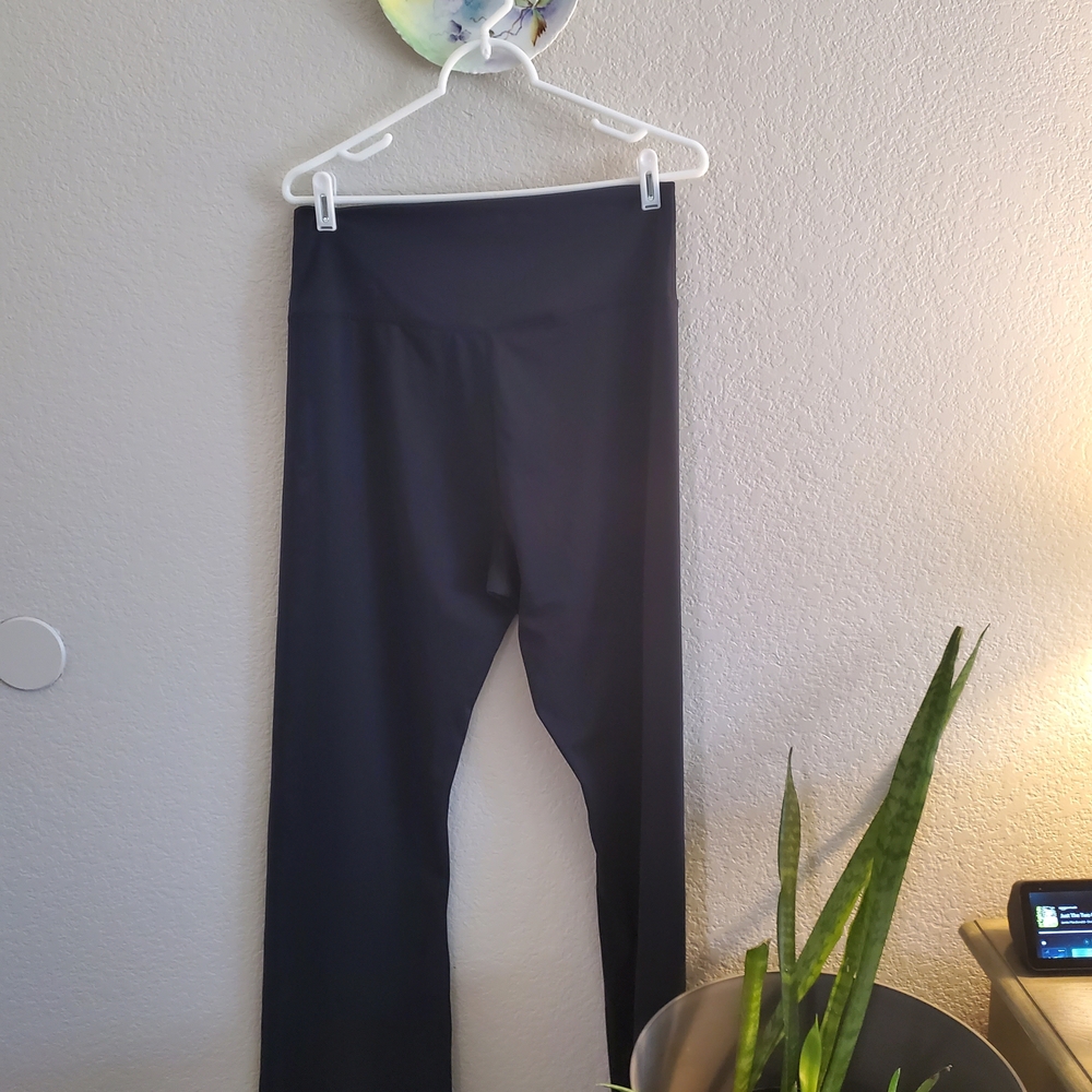 Women's Black Leggings - Picture 4 of 12